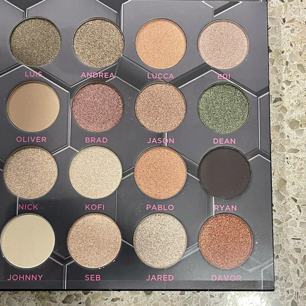 BEEBEAUTY BARBARELLA PALETTE FULL‎ SIZE 20 SHADES NIB